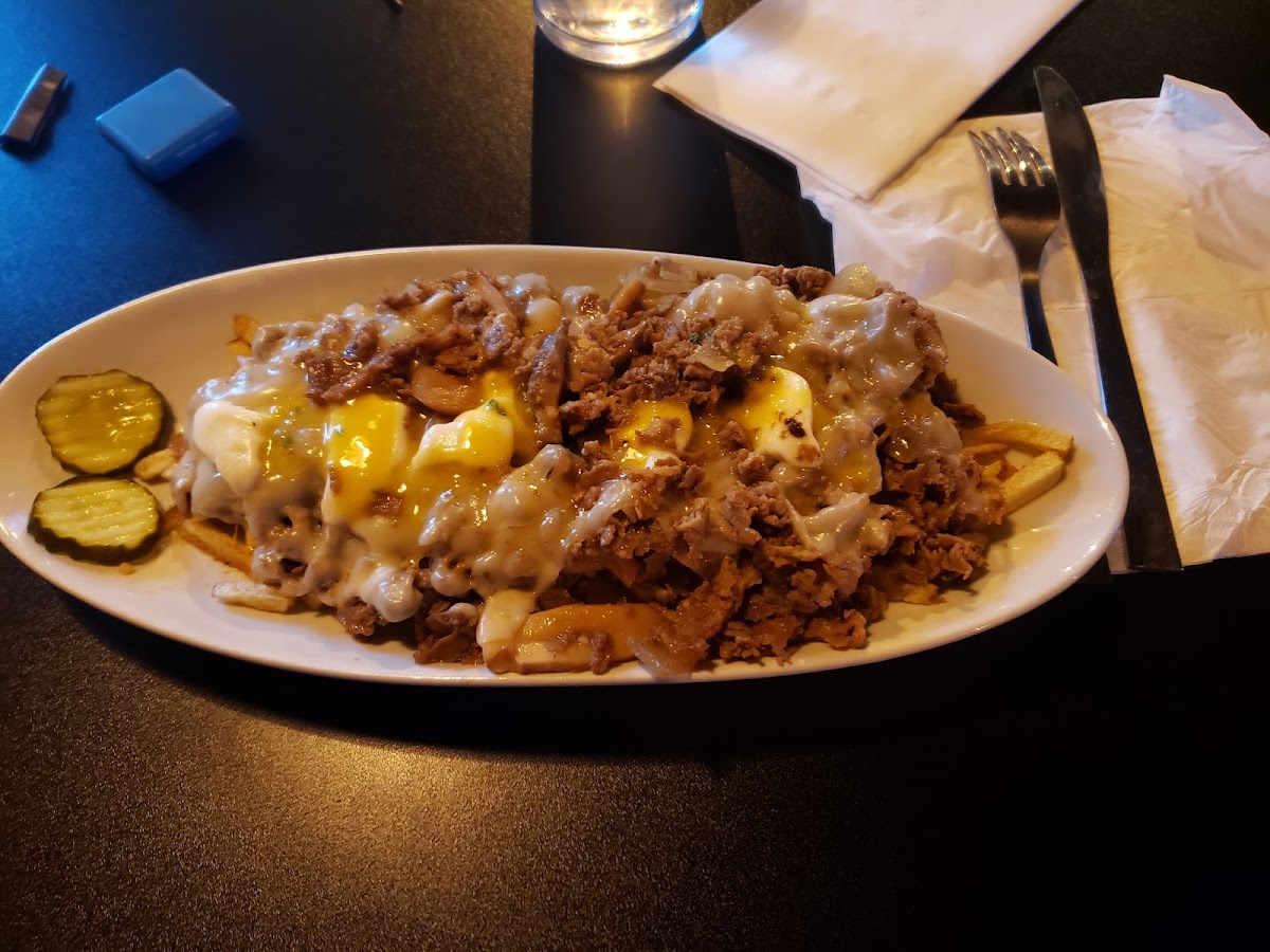 Around The Bend Bar & Grill - Photo 2