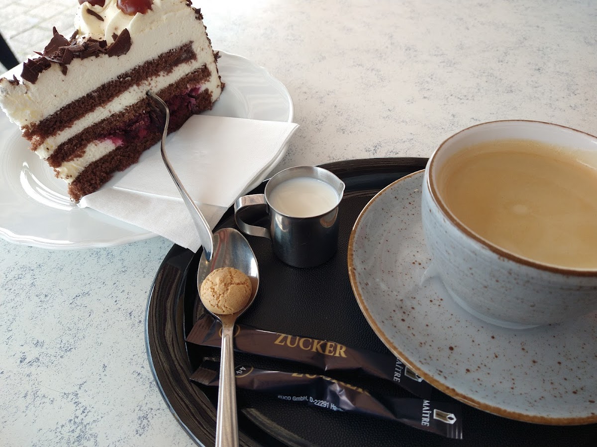 Café Voyage - Photo 9
