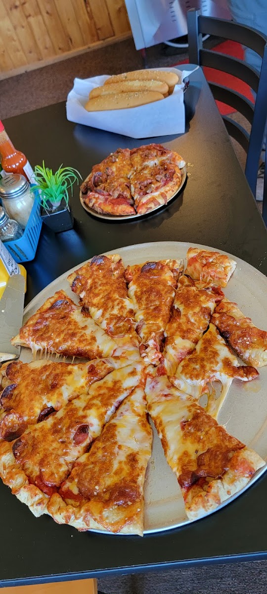 Knappa pizza and bar - Photo 6