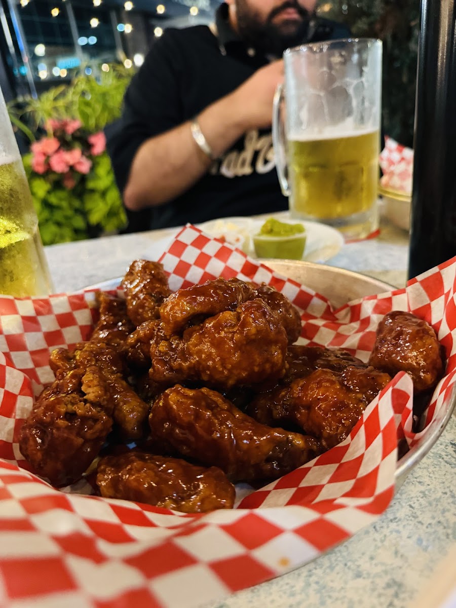 Chuck's Roadhouse Bar & Grill - Photo 7