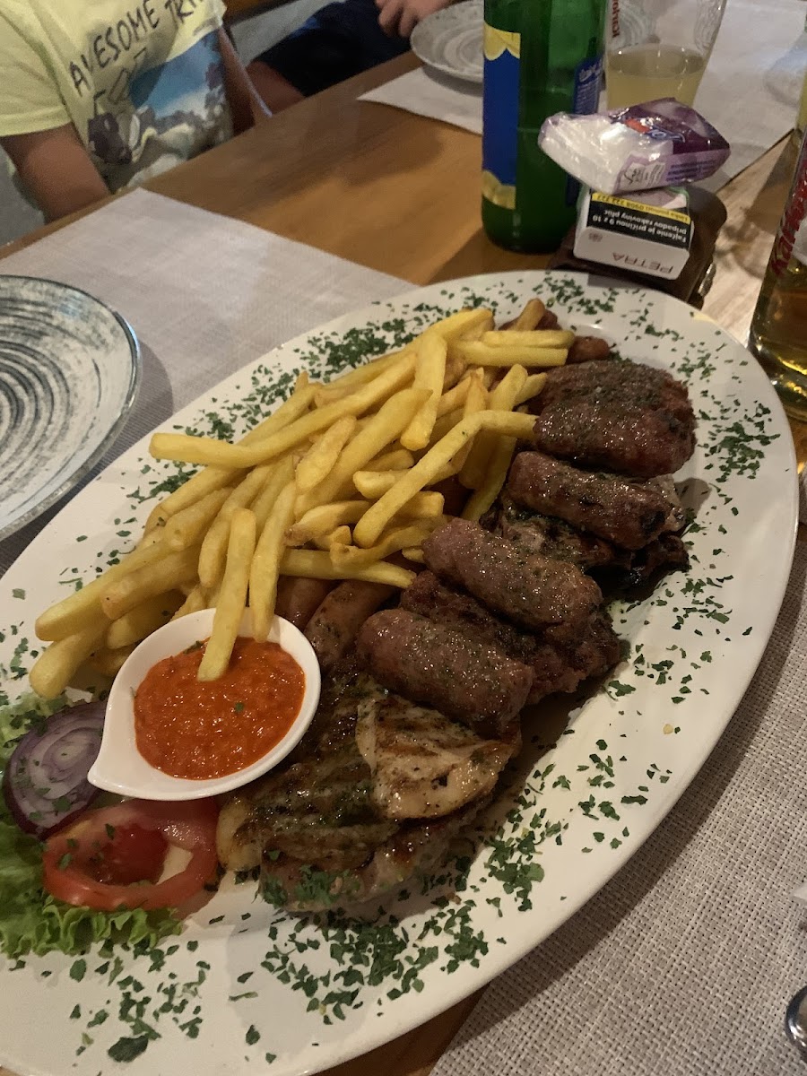 Konoba i pizzeria Lara - Photo 6
