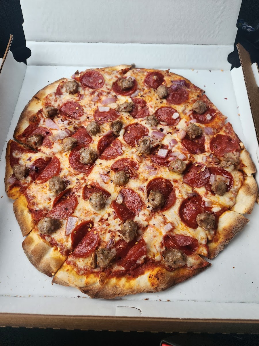 Rollin Stone Pizza Pub - Photo 1