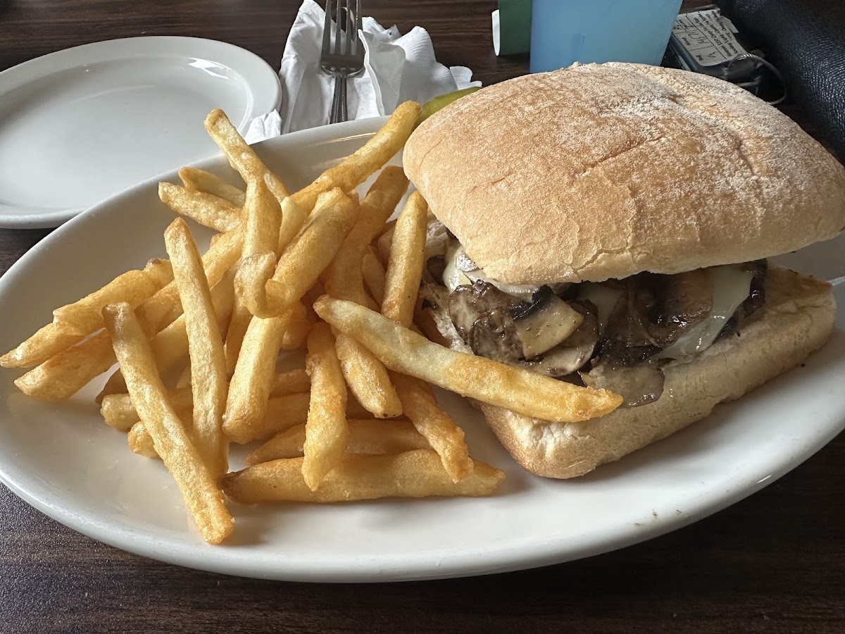 Rollin Stone Pizza Pub - Photo 4
