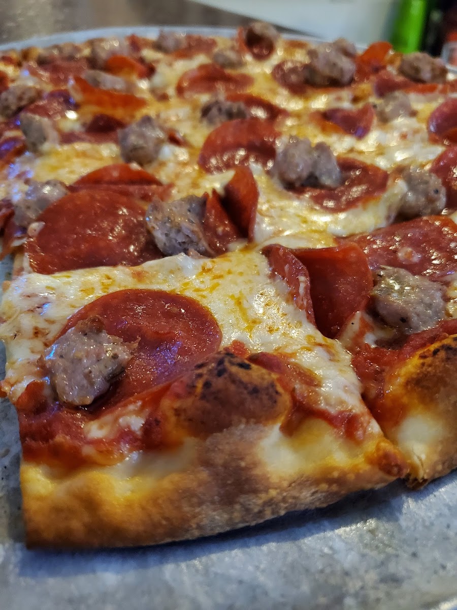 Rollin Stone Pizza Pub - Photo 5