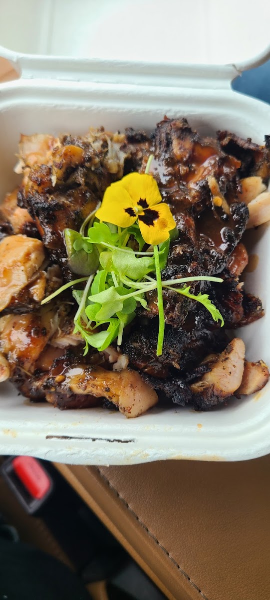 R'SZN Caribbean Jerk Center - Photo 9