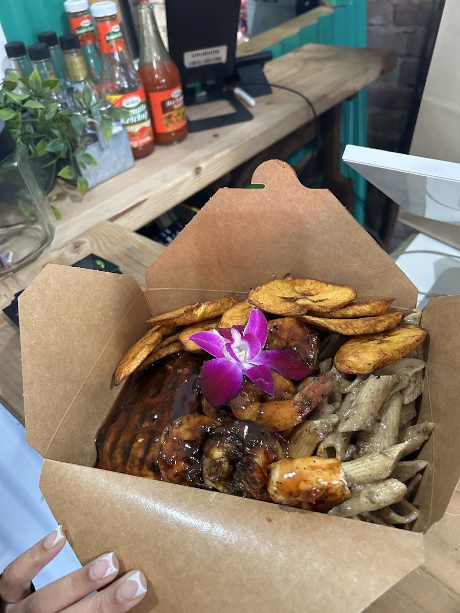 R'SZN Caribbean Jerk Center - Photo 4