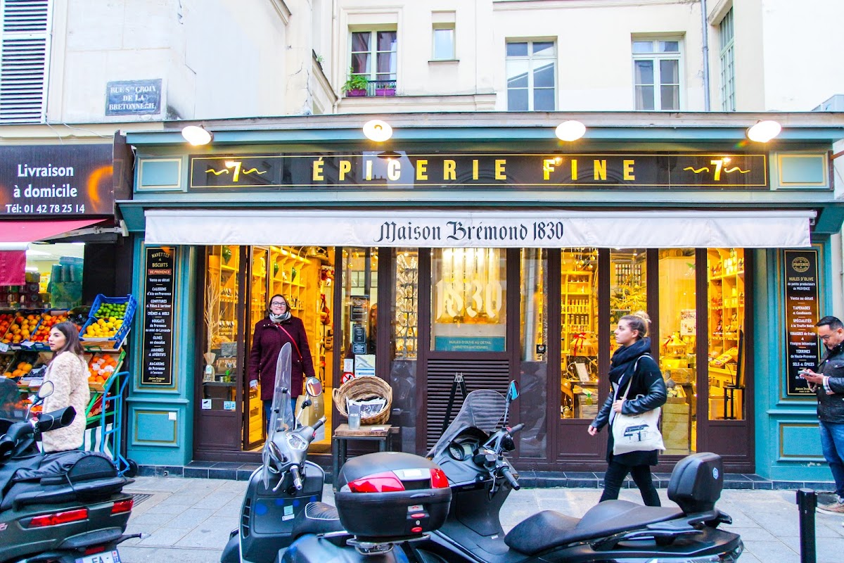 La Chaise au Plafond