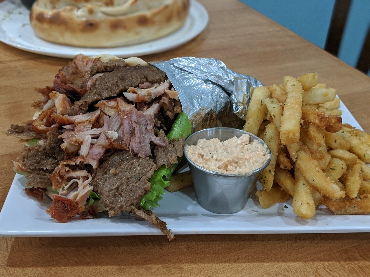 Meat and Greek Truck & Catering - Photo 4
