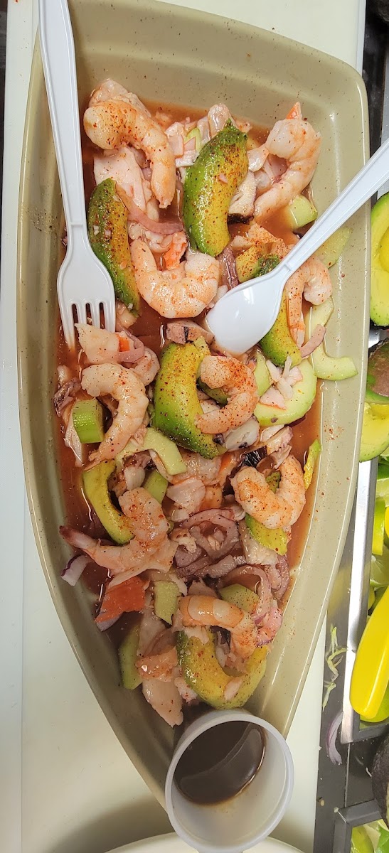 Mariscos Coliman - Photo 7