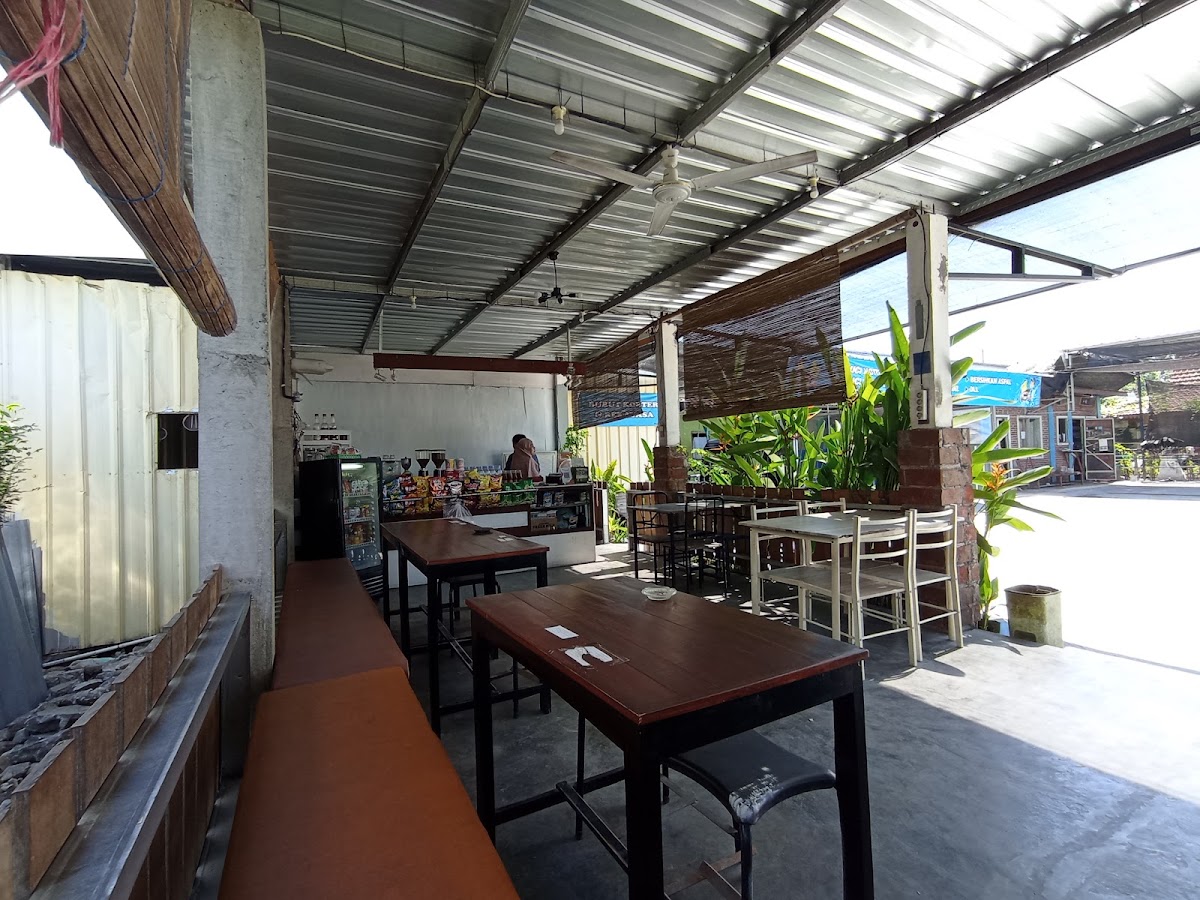 Five degrees klaten cafe,resto&carwash