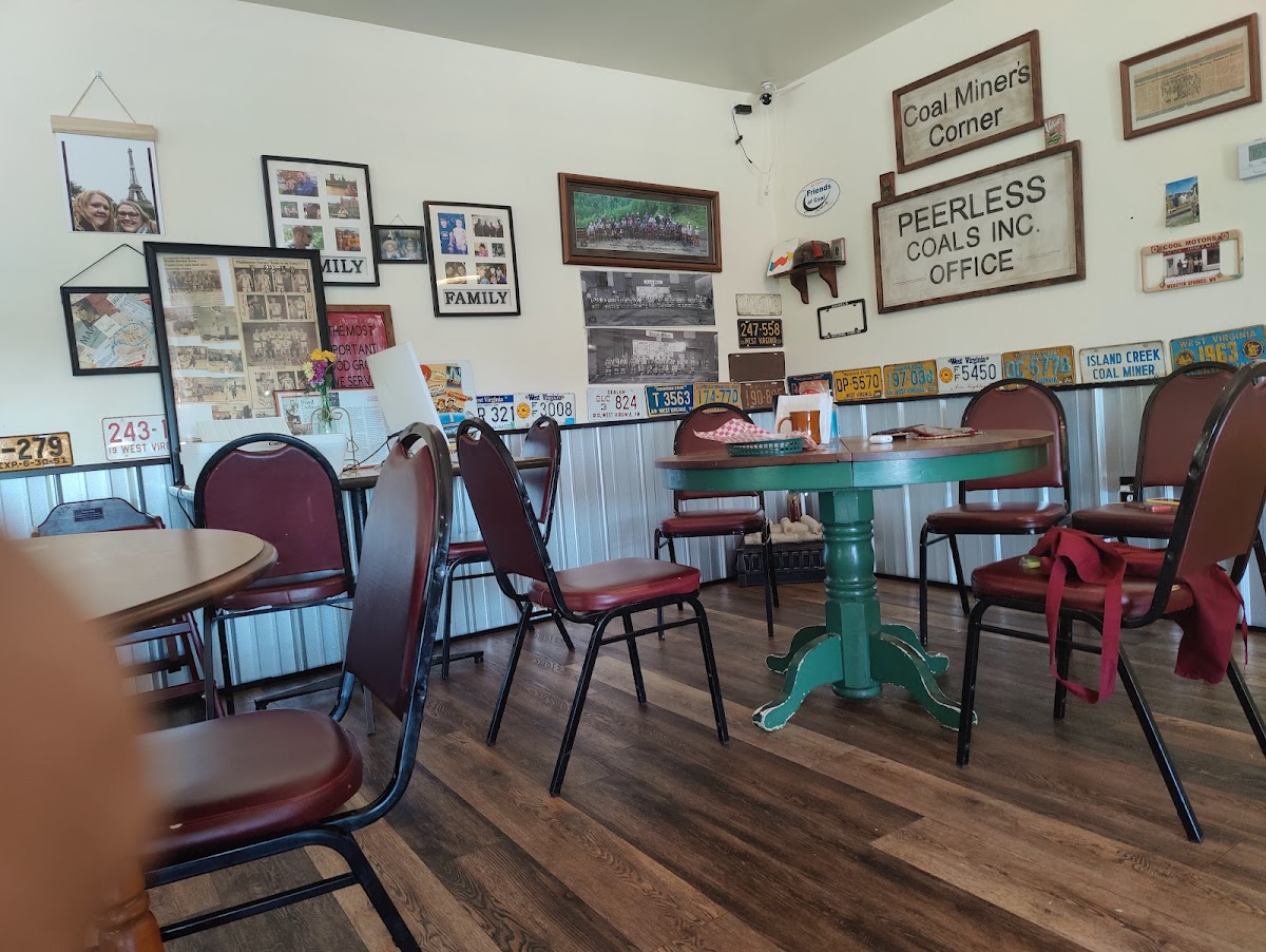 Country Roads Restaurant & Grill - Photo 5
