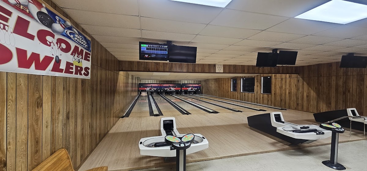 Branding Iron Lanes & Lounge - Photo 2