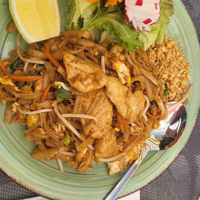 Pad Thai Gai