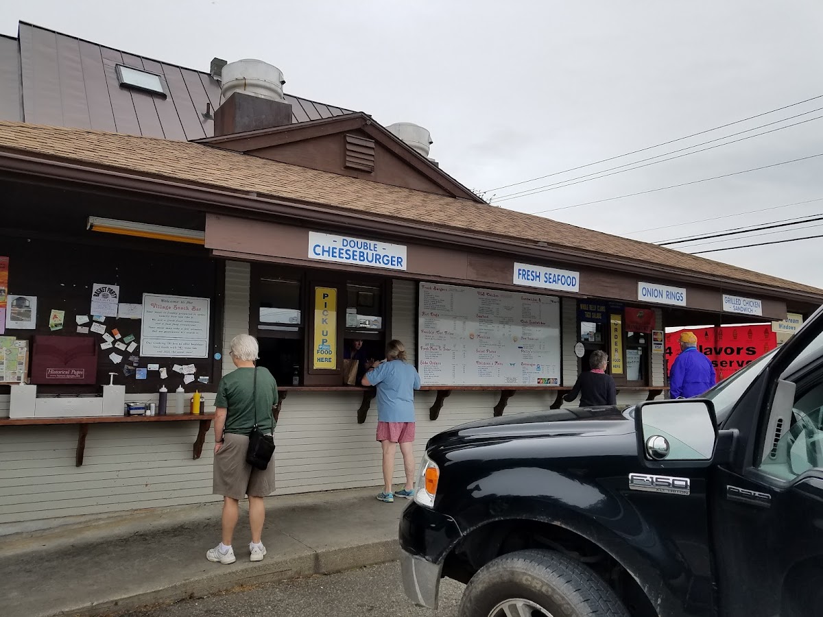 Village Snack Bar - Photo 3