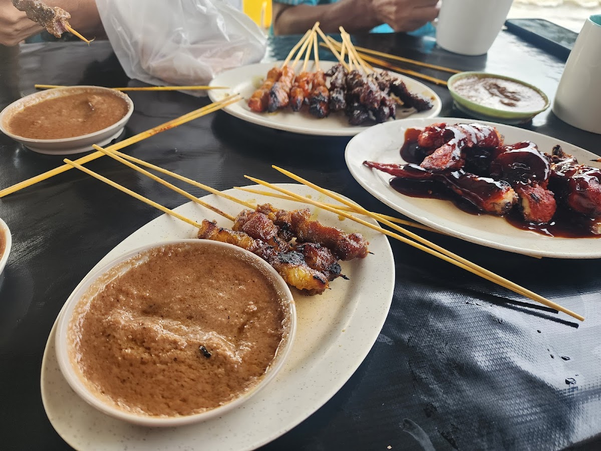 SIPITANG FOOD COURT - Photo 2