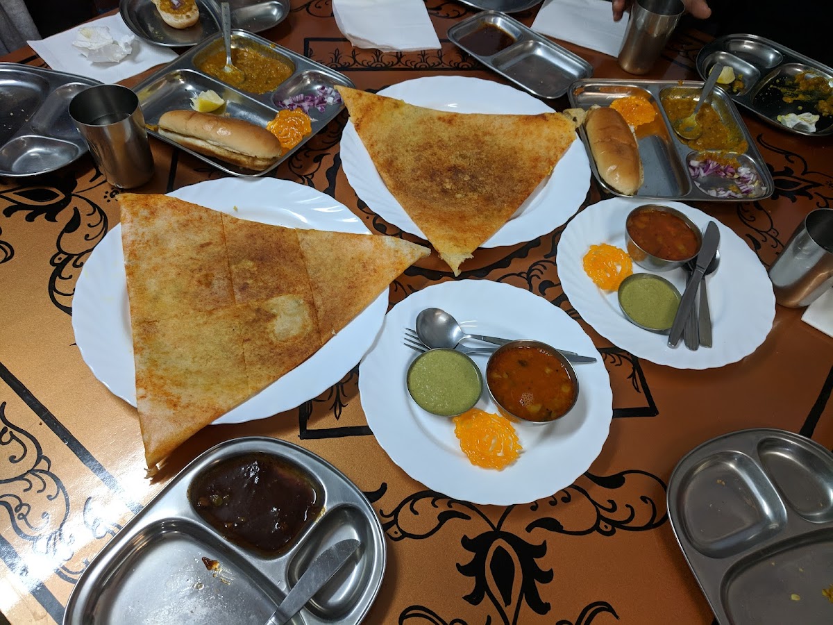 Roops Vegetarian Sweets and Snacks - Photo 8