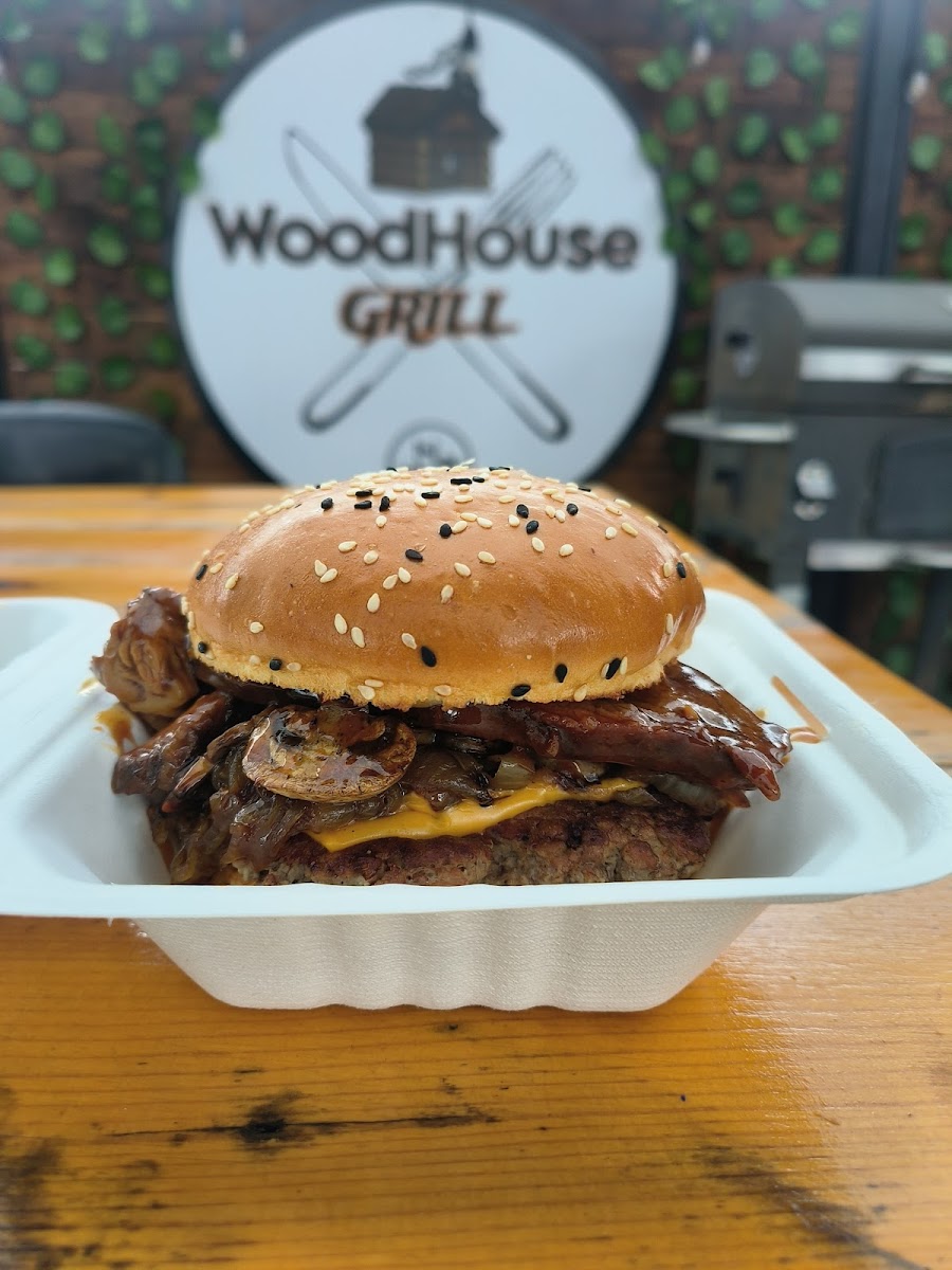 Woodhouse Grill - Photo 7