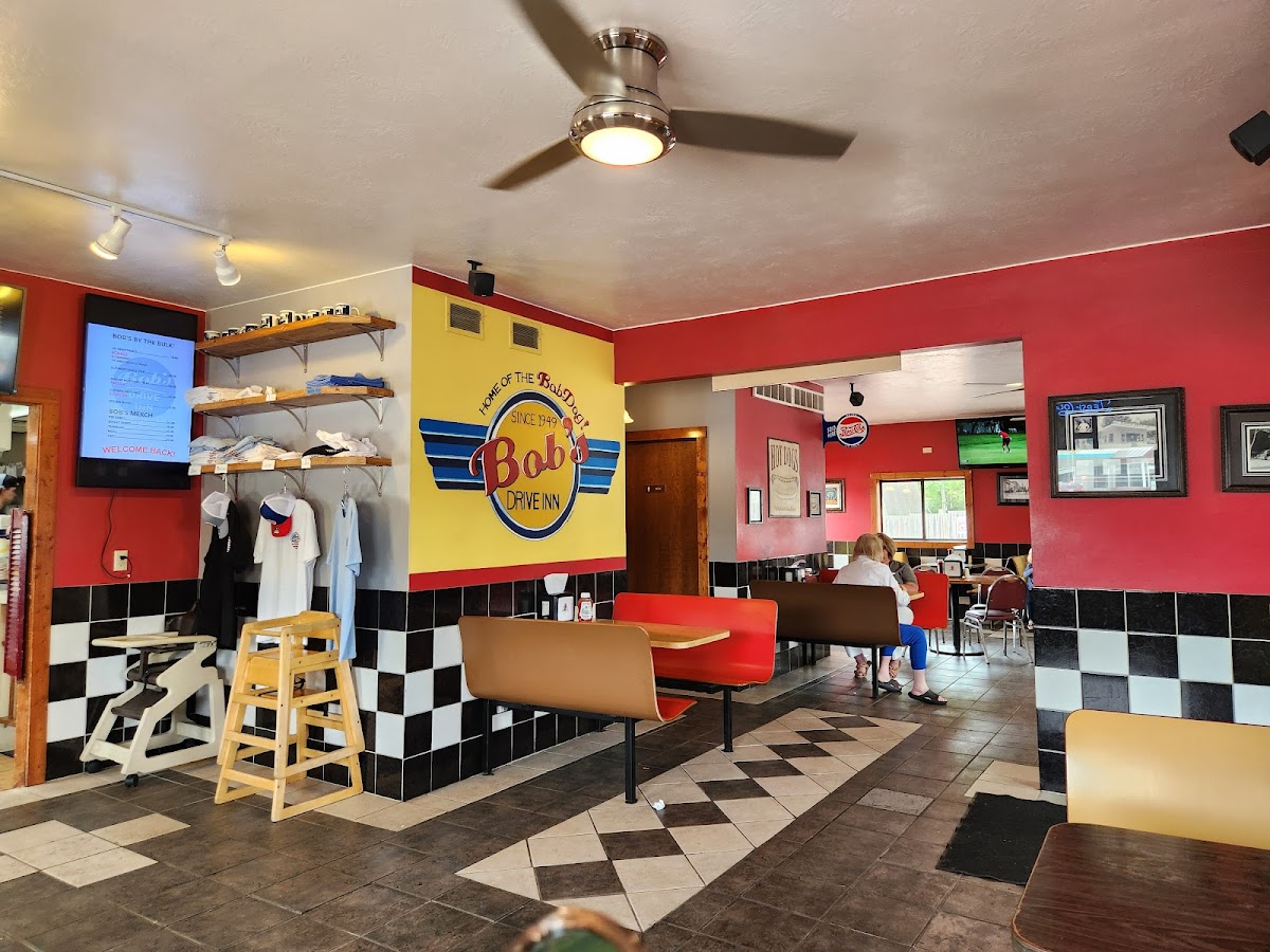Bob's Drive Inn - Photo 3