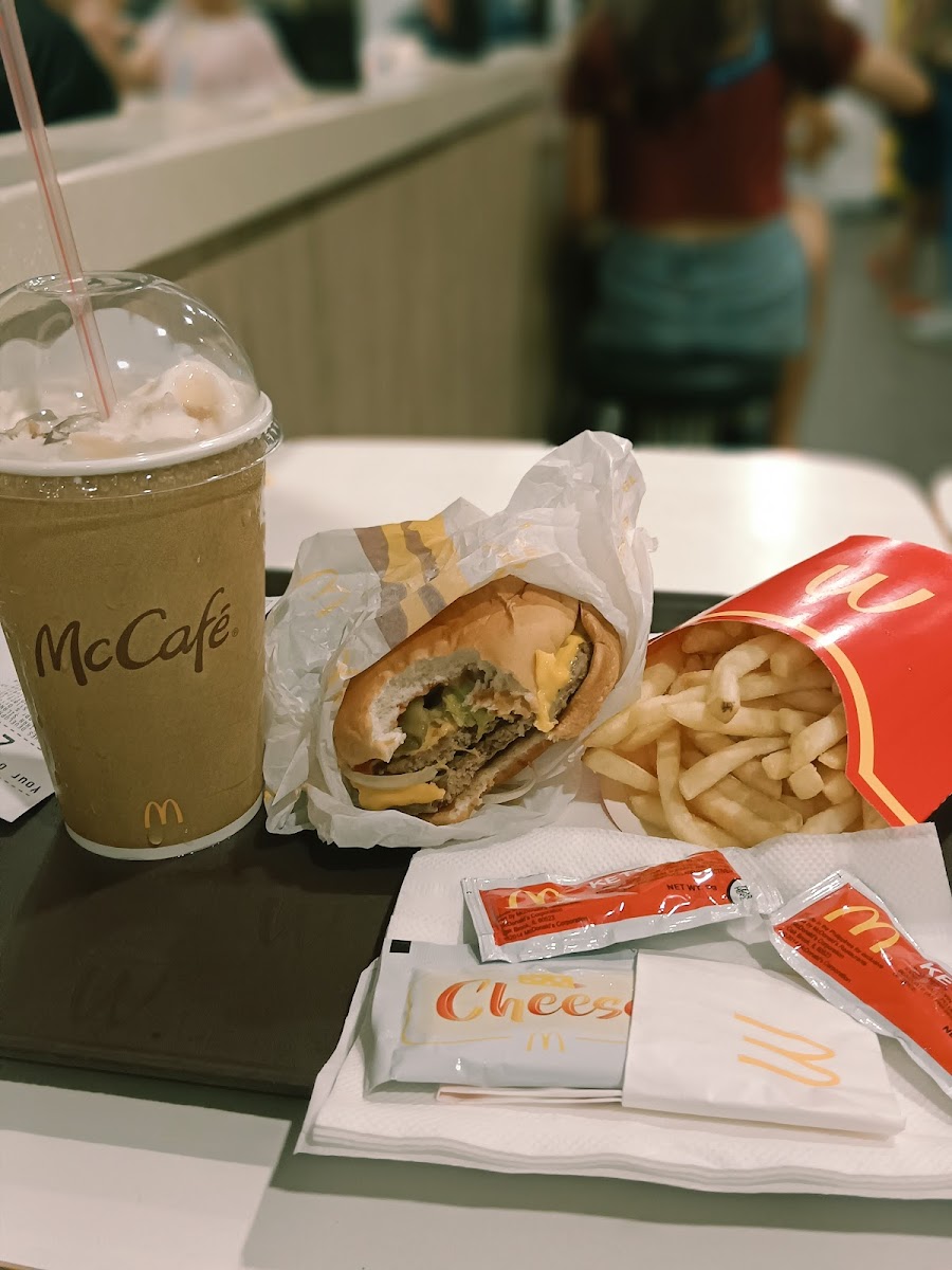 McDonald's Silang Bulihan - Photo 5