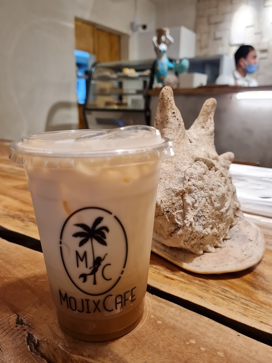 TOPSIDE CAFE (former Moji x Cafe) - Photo 9