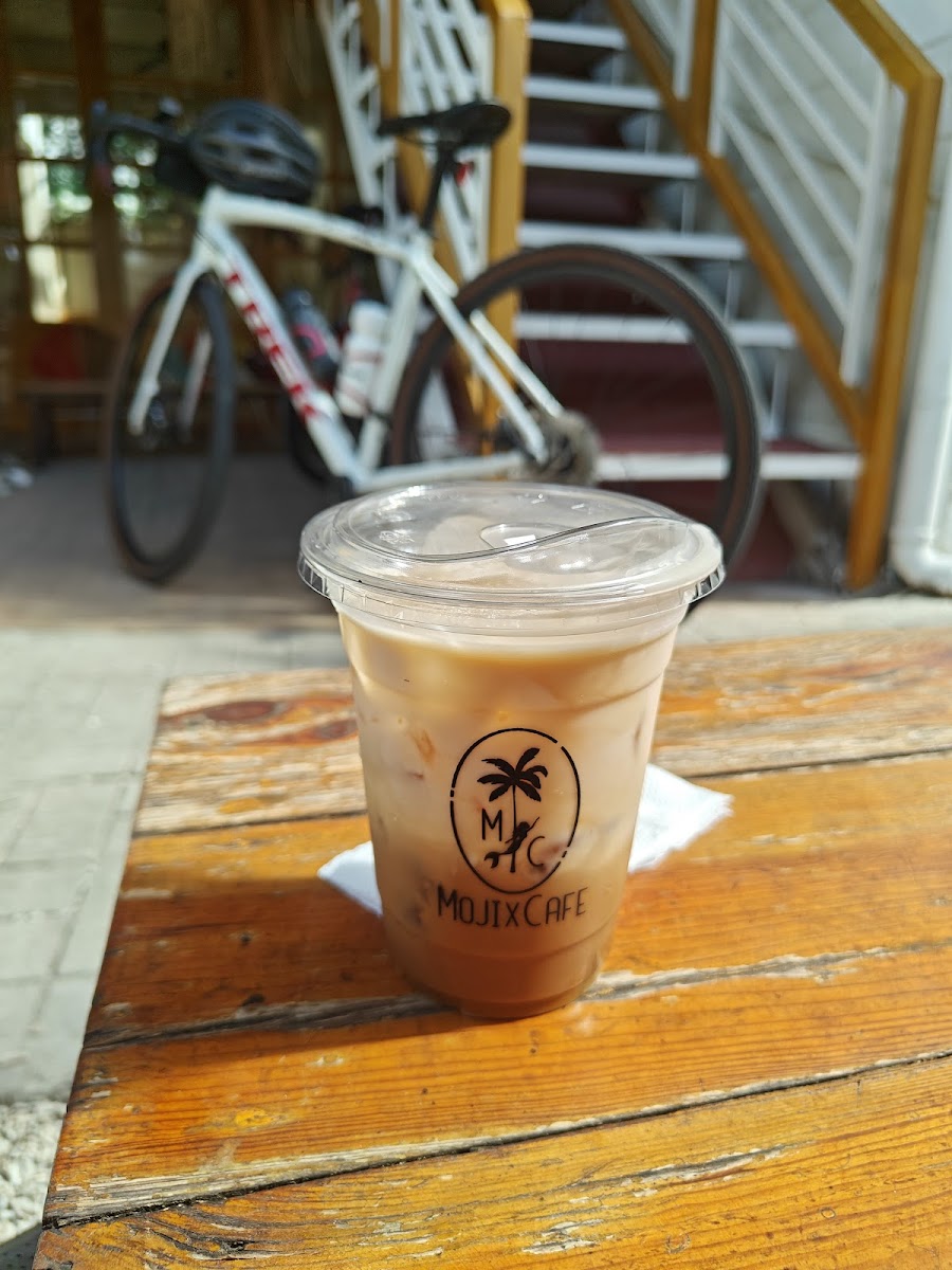 TOPSIDE CAFE (former Moji x Cafe) - Photo 4