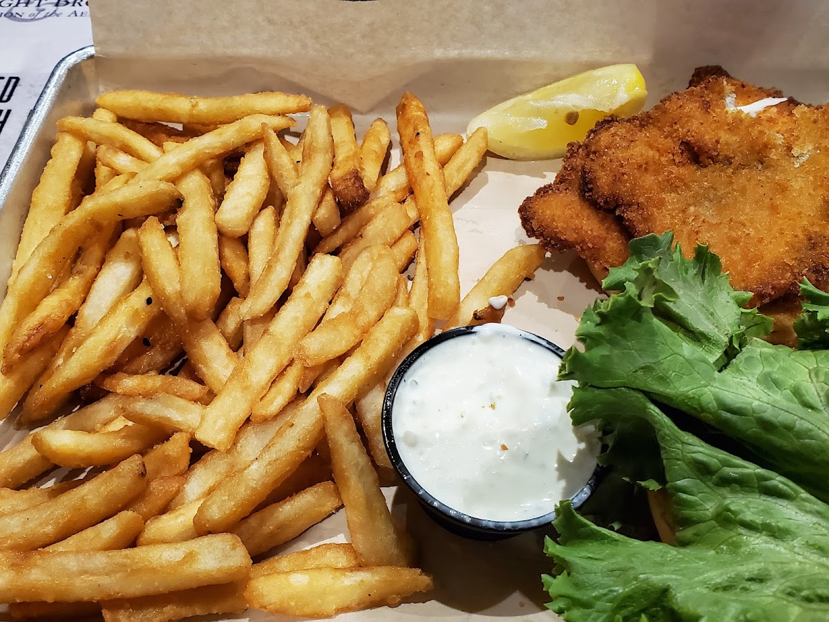 Hangar 54 Grill - Photo 9