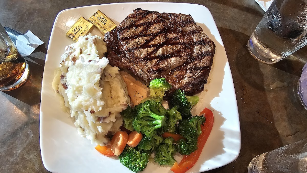 Hangar 54 Grill - Photo 1