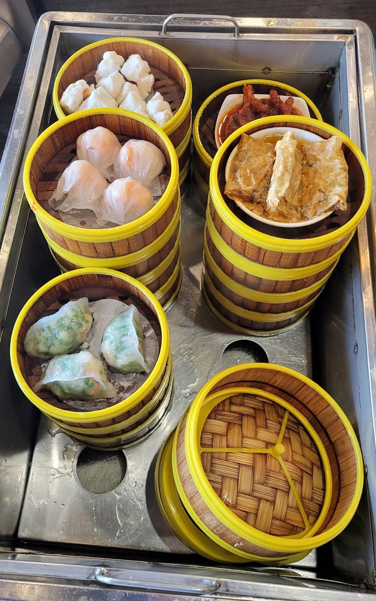 Emperor's Kitchen Leeming 顺德公 - Photo 4