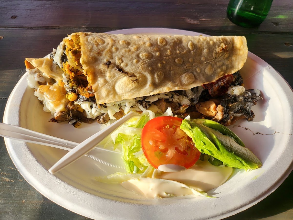 Los Machetes Cemitas Poblanas - Photo 9