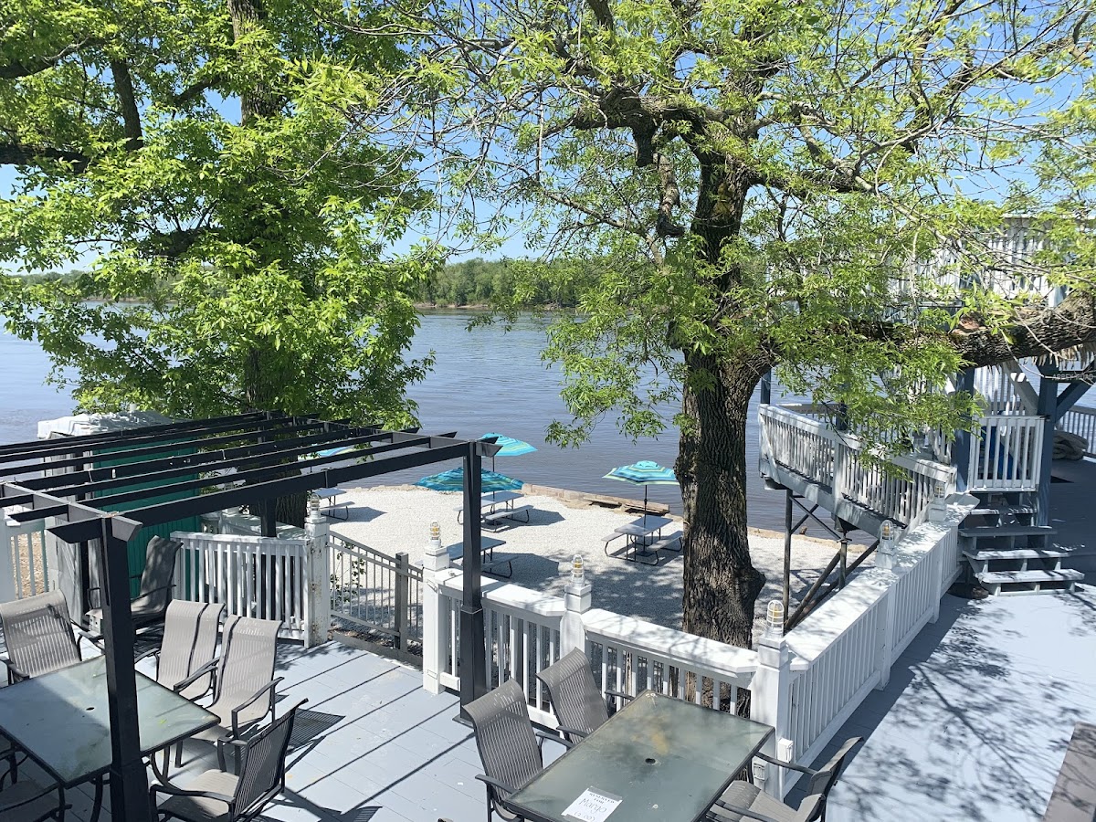 Boathouse Food & Deck