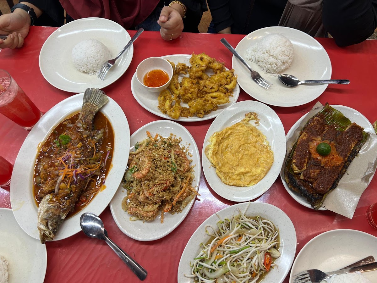 Medan Selera Kampung Melayu Majidee