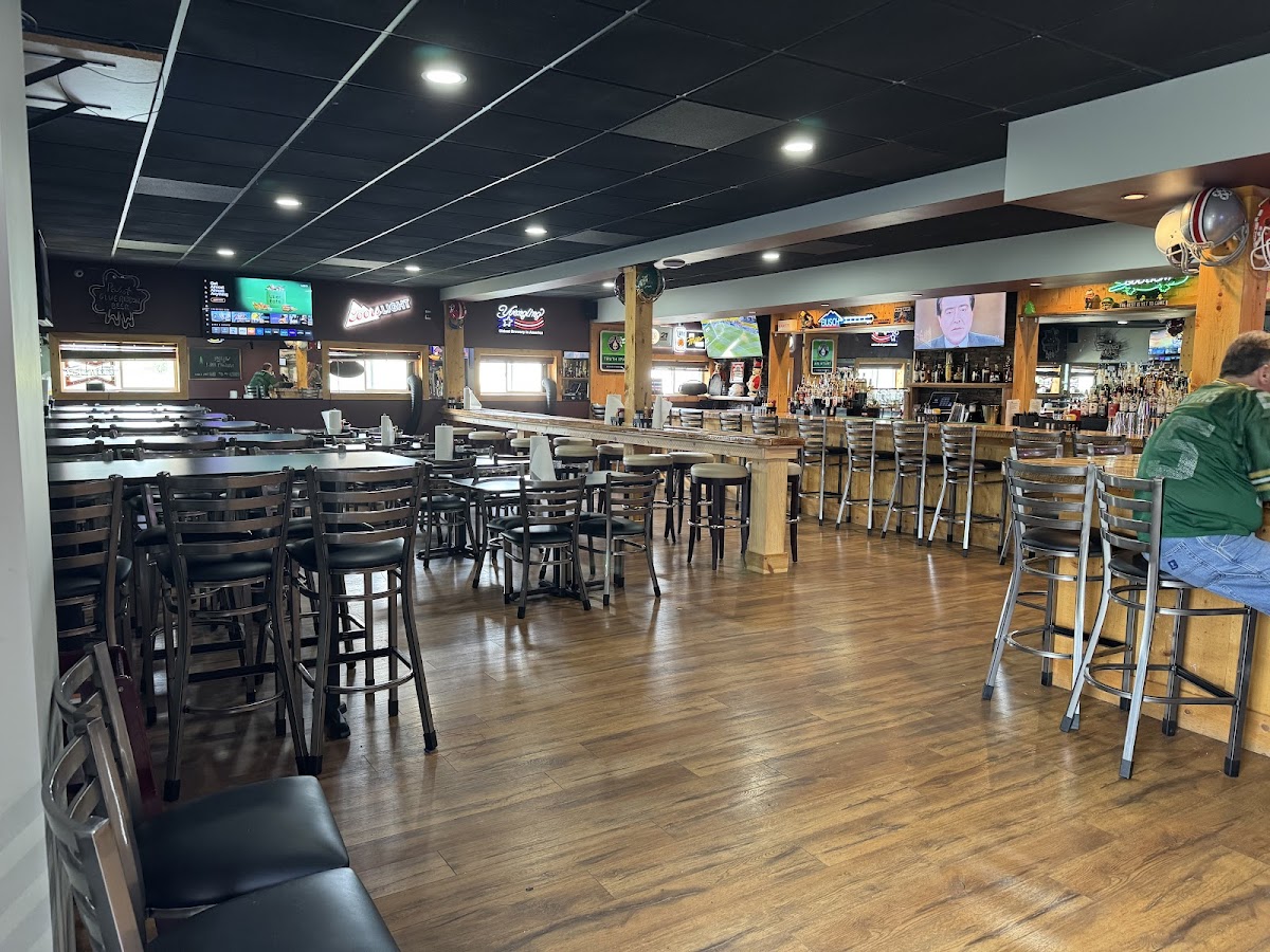 Naughty Pine Pizza Bar & Grill ???? - Photo 6