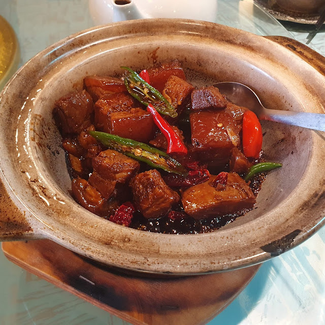 braised pork belly in brown sauce干焖红烧肉