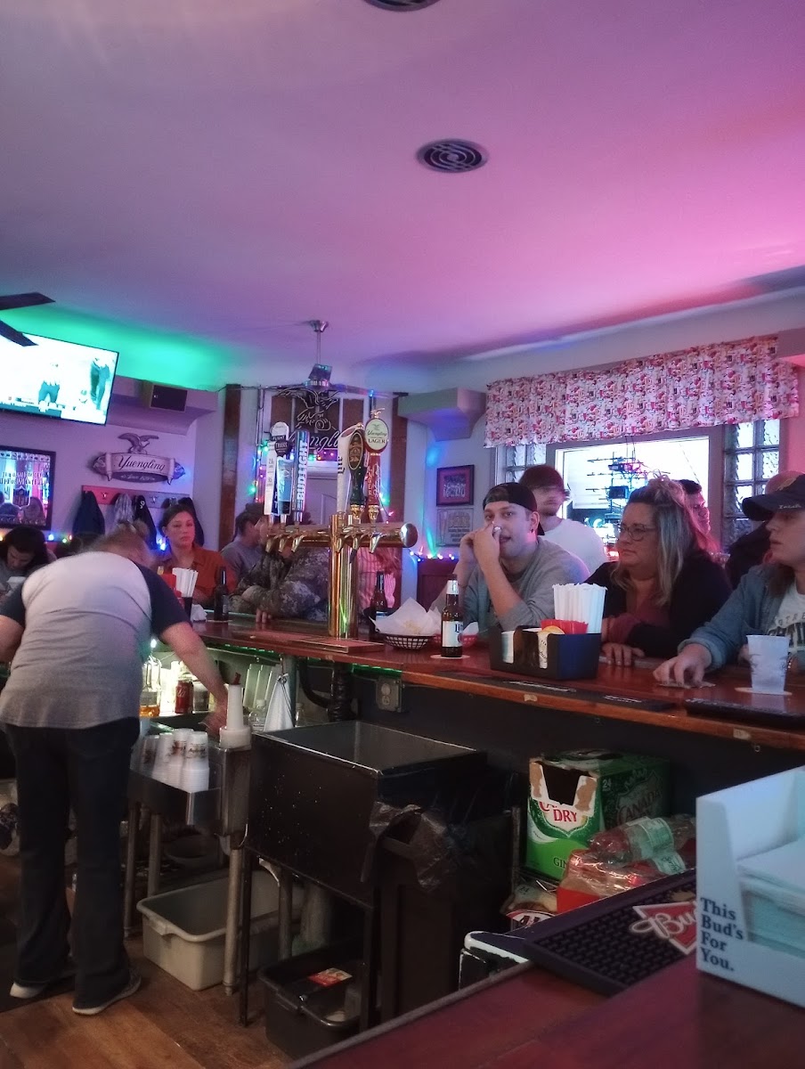 Who's Place Bar And Grill - Photo 2