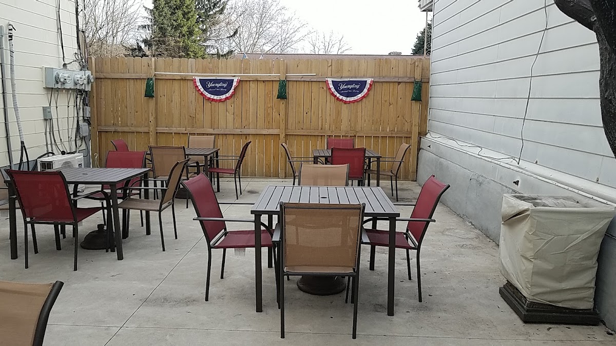 Who's Place Bar And Grill - Photo 4