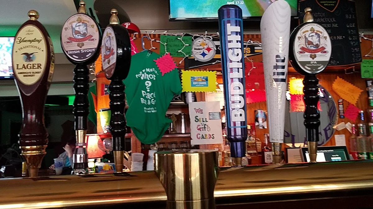 Who's Place Bar And Grill - Photo 8