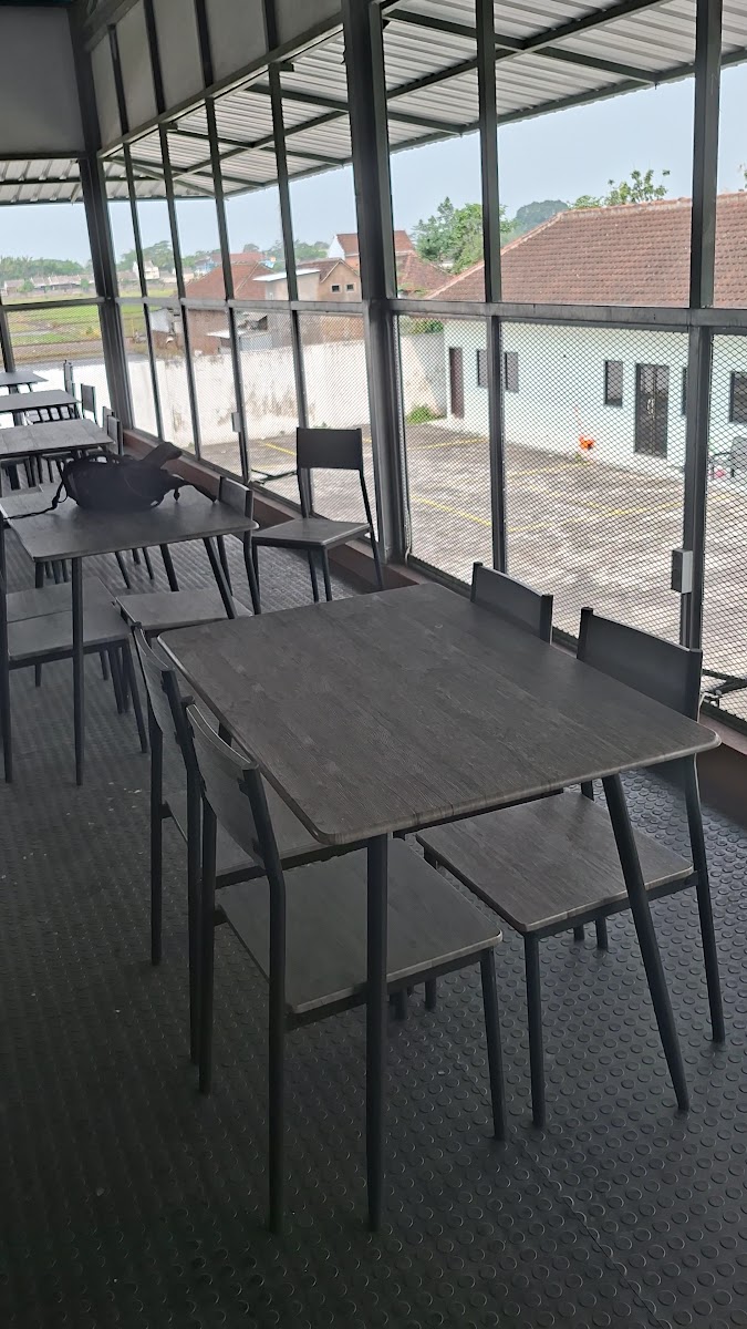 UNIVERSAL COFFEE AND SPACE - Photo 1