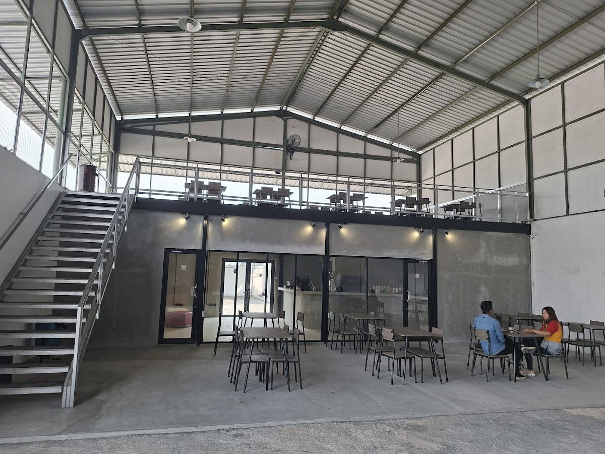 UNIVERSAL COFFEE AND SPACE - Photo 2