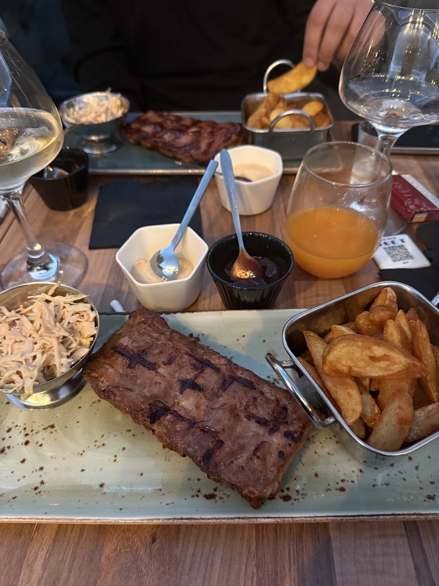DUET Restaurant - Photo 6