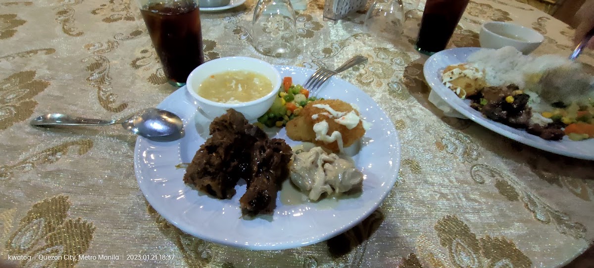 Elyong's Ihaw-Ihaw and Restaurant - Photo 7