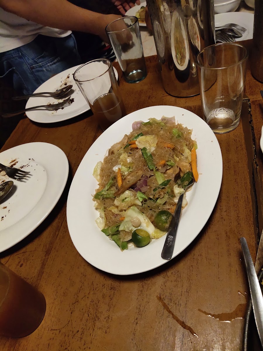 Elyong's Ihaw-Ihaw and Restaurant - Photo 8