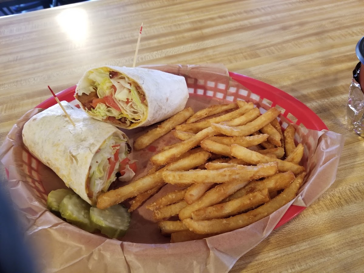 Rocky's Roadhouse - Photo 1