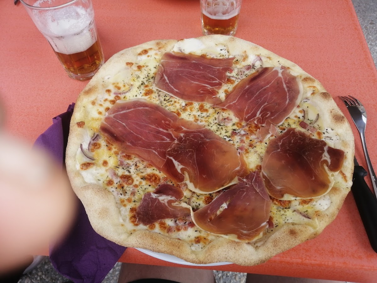 Caramelo's Pizza Restaurant / Bar - Photo 3