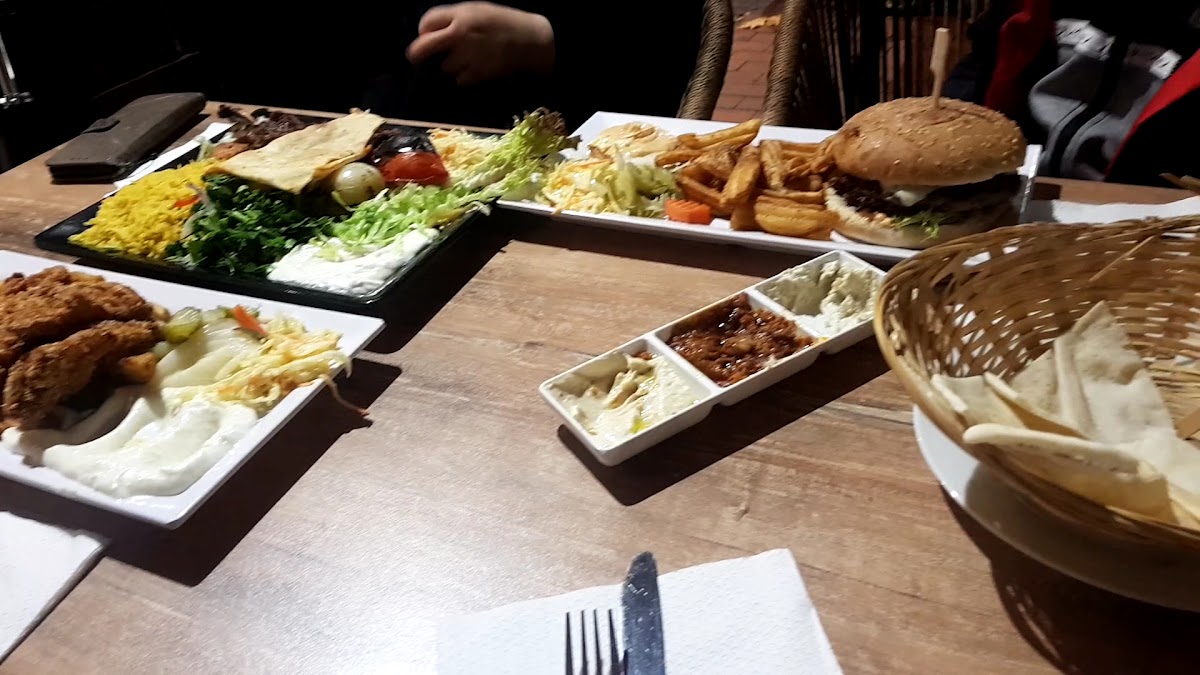 Damaskus Haus Restaurant - Photo 1
