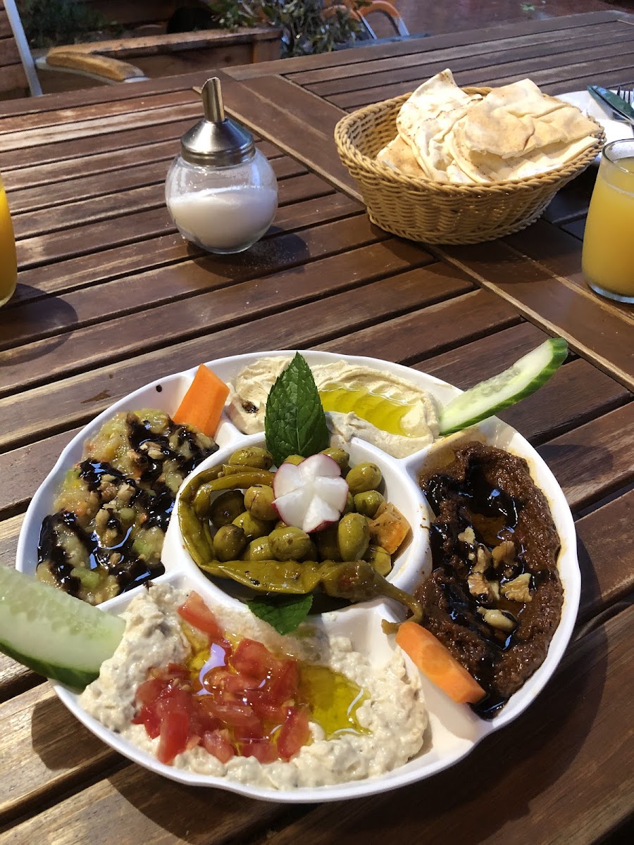 Damaskus Haus Restaurant - Photo 8