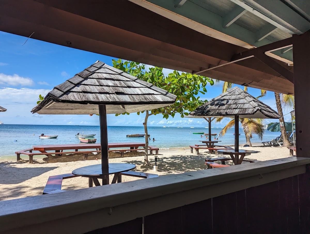 Coconut Beach Restaurant & Bar - Photo 4