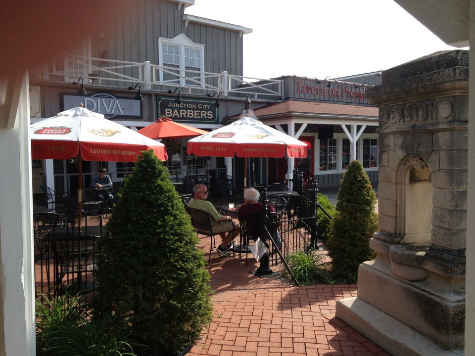 Tavern On Prospect - Photo 3