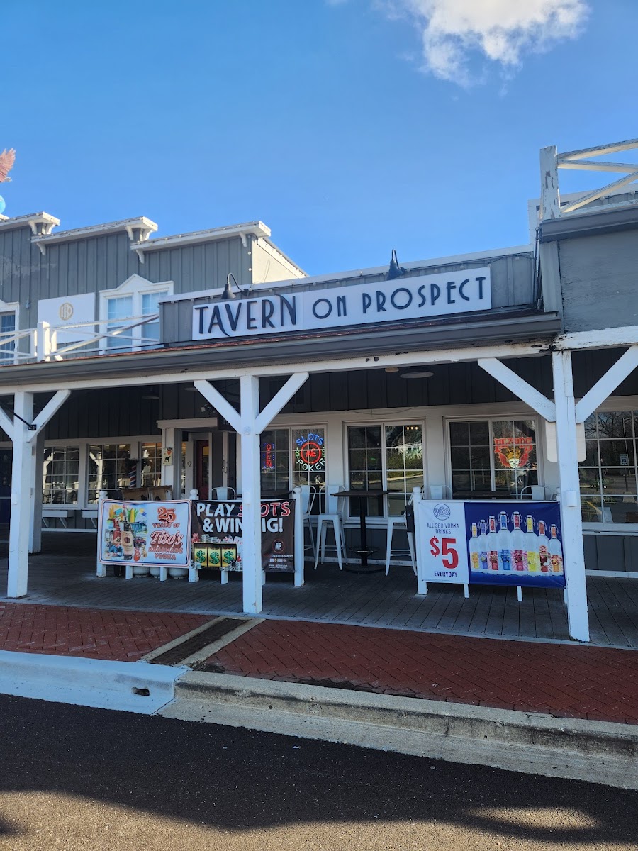 Tavern On Prospect - Photo 6