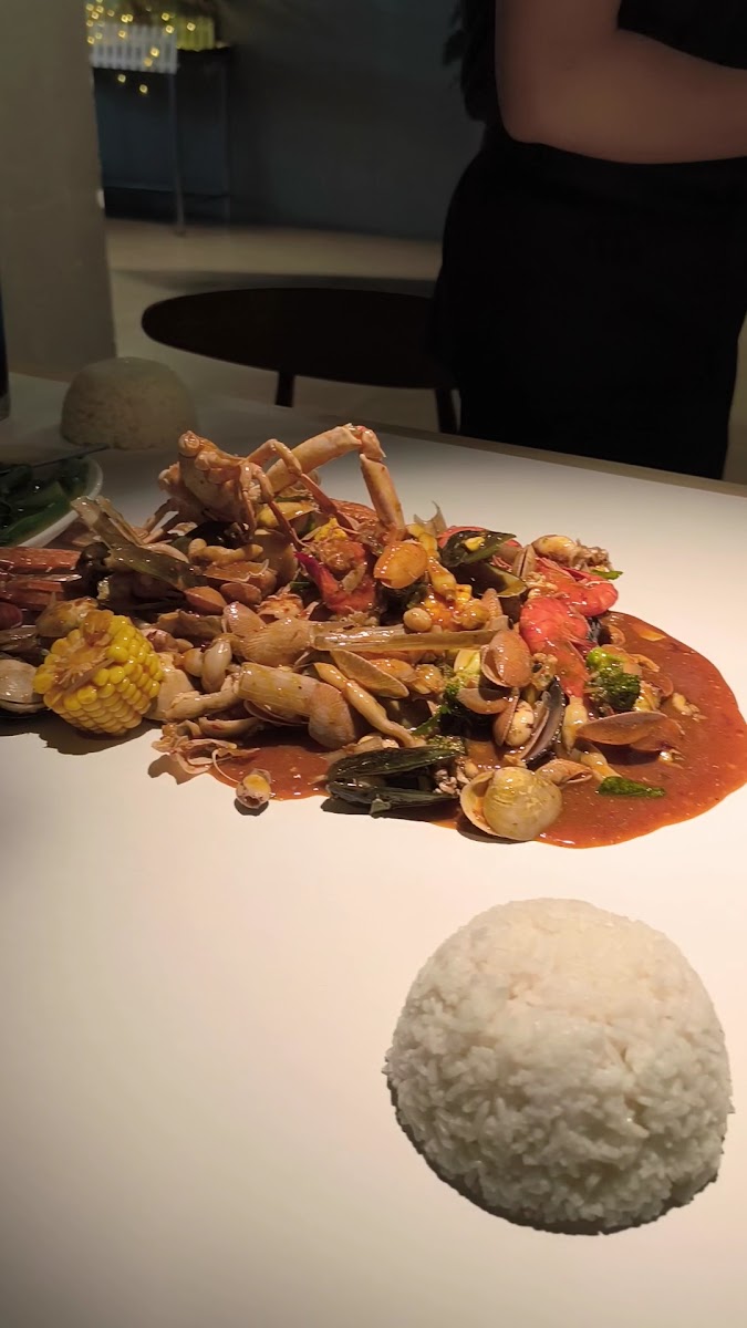 D'Shell Seafood Restoran - Photo 1