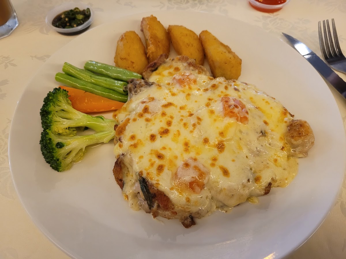 Kensington Western Restaurant - Photo 9